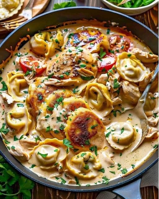 Cremige Tortellini mit Hähnchen-Schmand – Ein Schnellgericht für Genießer