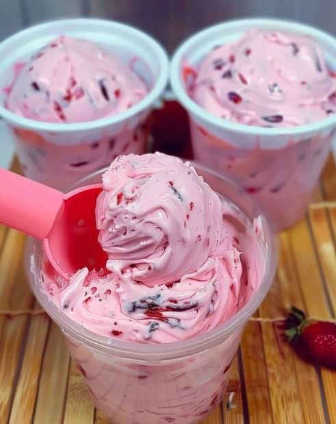 Erdbeerzauber: Ein Traumhaftes Dessert mit nur wenigen Zutaten
