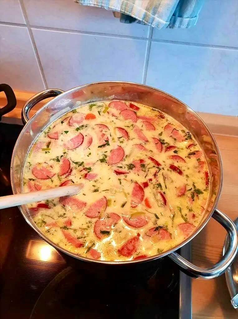 Cabanossi-Käse-Suppe, schmeckt super lecker